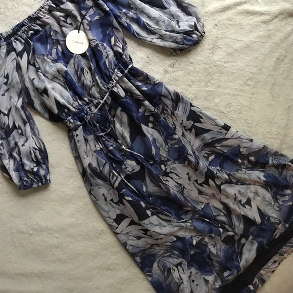 Tularosa Dresses & Skirts - NWT Tularosa Marty Off Shoulder Floral Midi Dress
